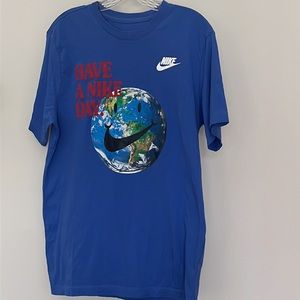 Nike Tee men’s sportswear